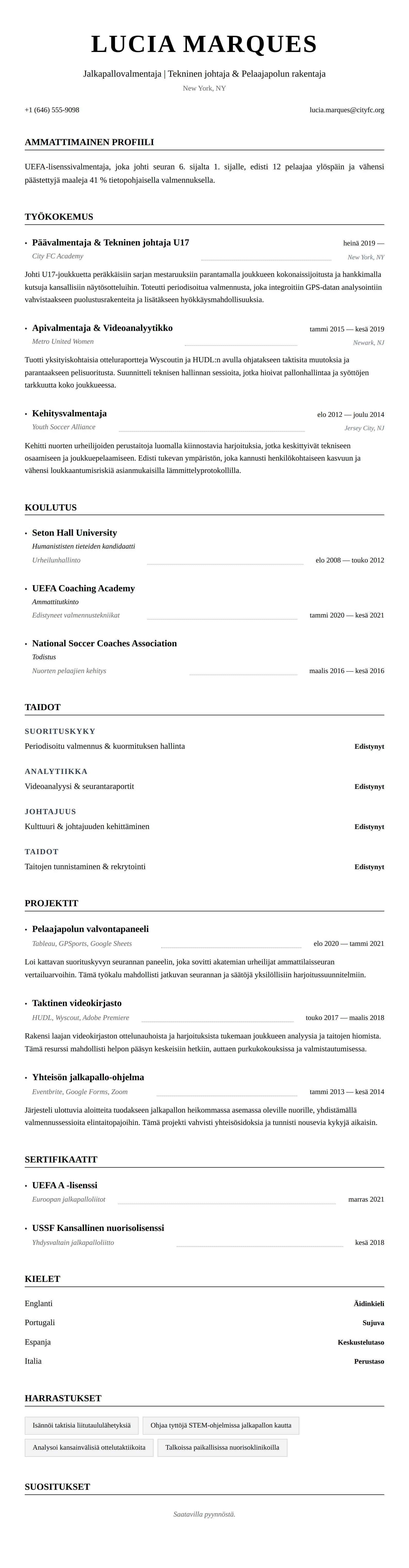 Ansioluetteloesikatselu kohteelle Jalkapallovalmentajan CV-esimerkki