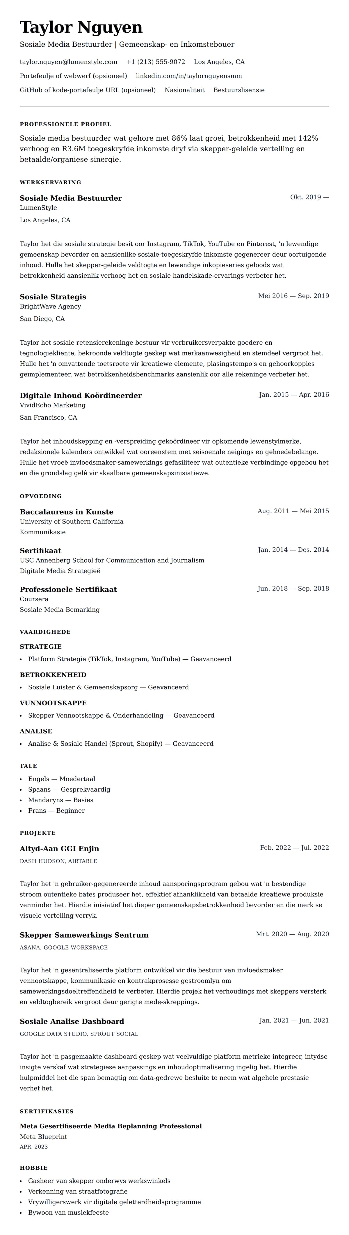 Leweensbeskrywing-vooruitskouk vir Sosiale Media Bestuurder Lewensloop Voorbeeld