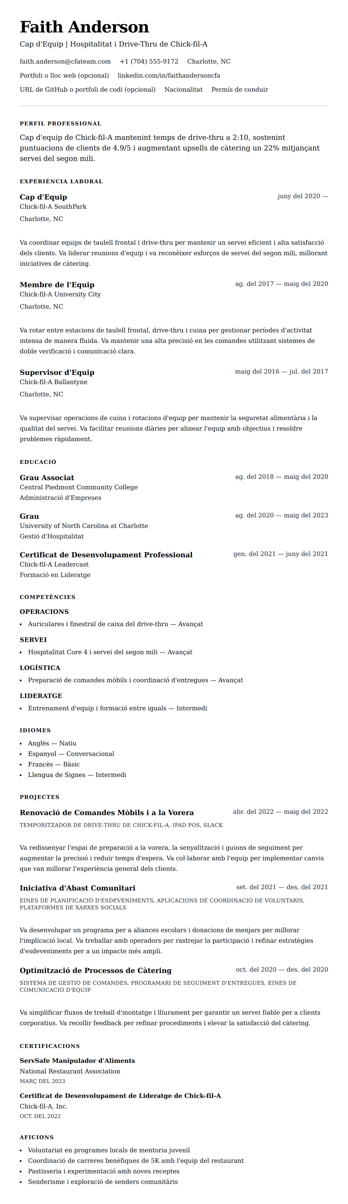 Previsualització del currículum per a Exemple de Currículum de Membre de l'Equip de Chick-fil-A