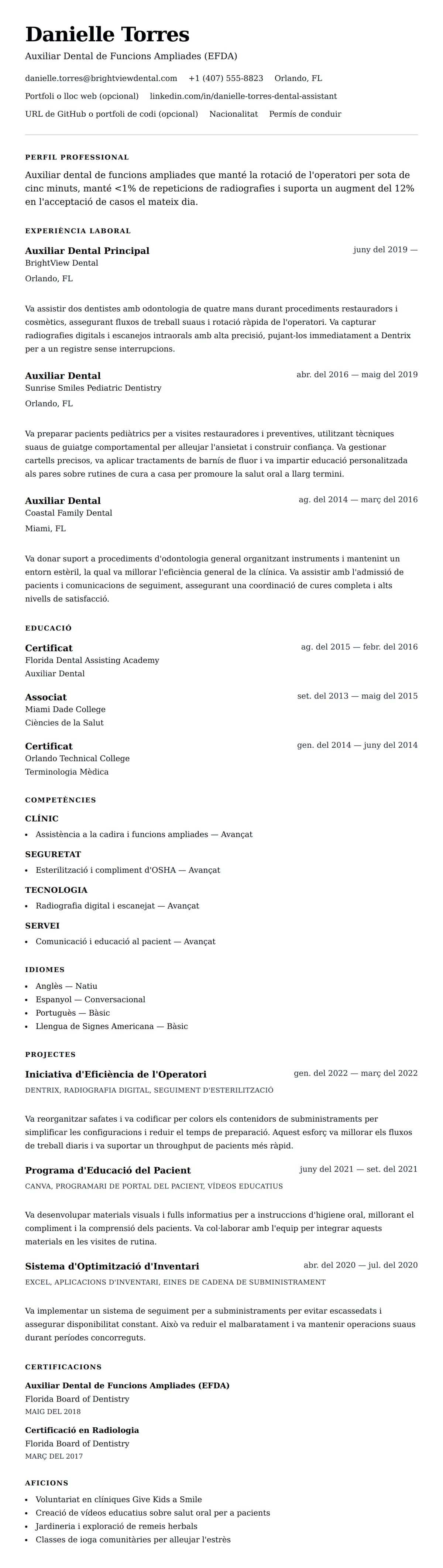 Previsualització del currículum per a Exemple de Currículum d'Auxiliar Dental