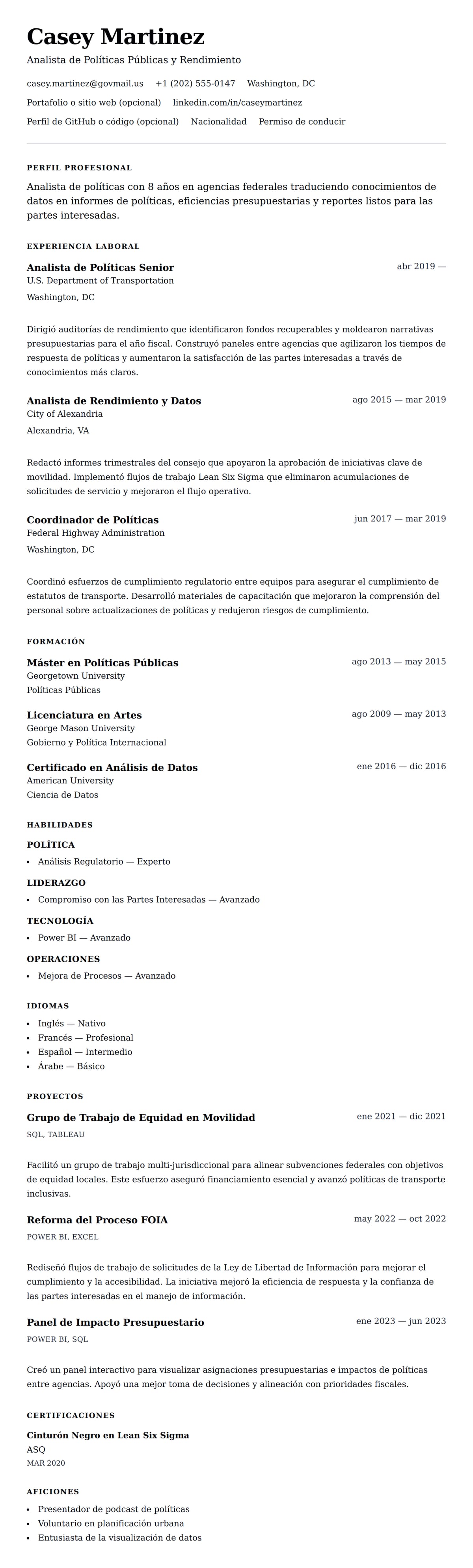 Vista previa del currículum Ejemplo de Currículum de Analista Gubernamental