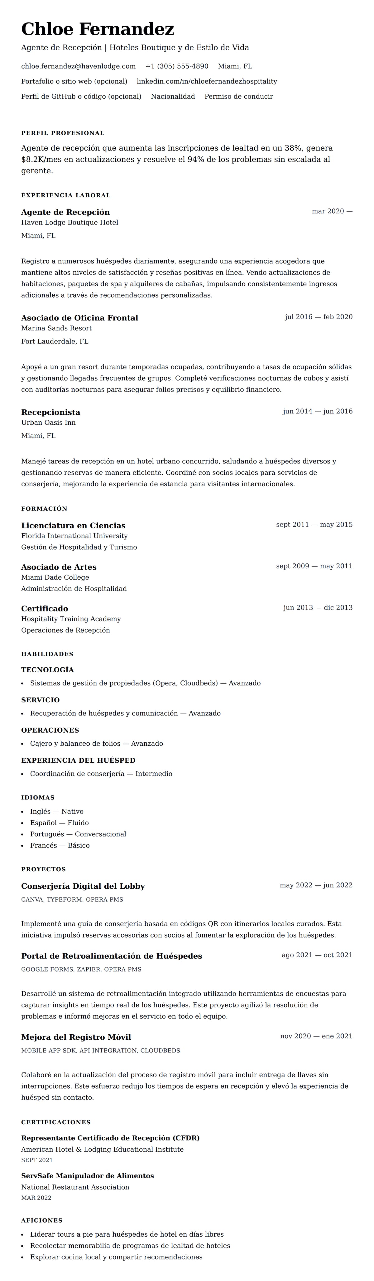 Vista previa del currículum Ejemplo de Currículum de Empleado de Recepción de Hotel