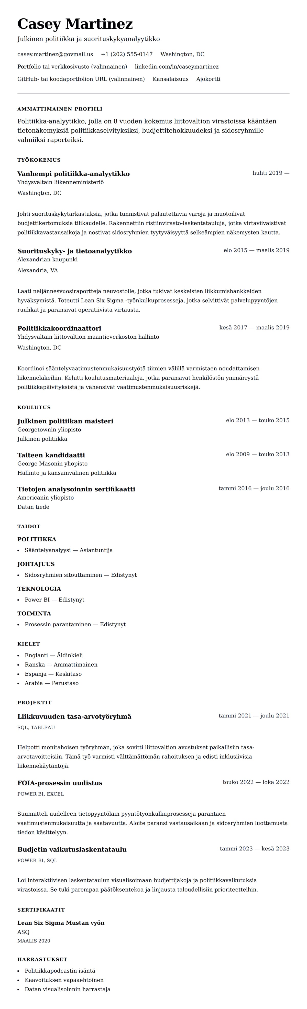 Ansioluetteloesikatselu kohteelle Hallintoanalyytiksen ansioluetteloesimerkki