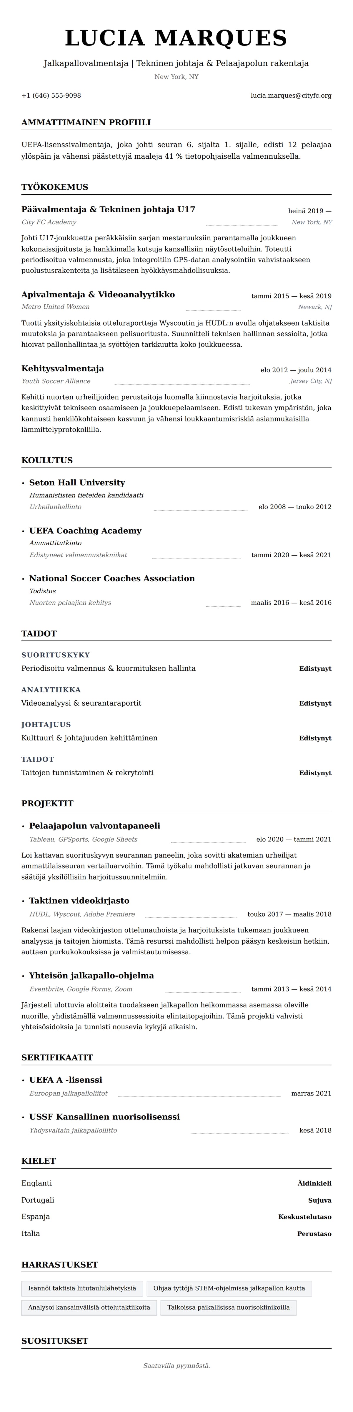 Ansioluetteloesikatselu kohteelle Jalkapallovalmentajan CV-esimerkki