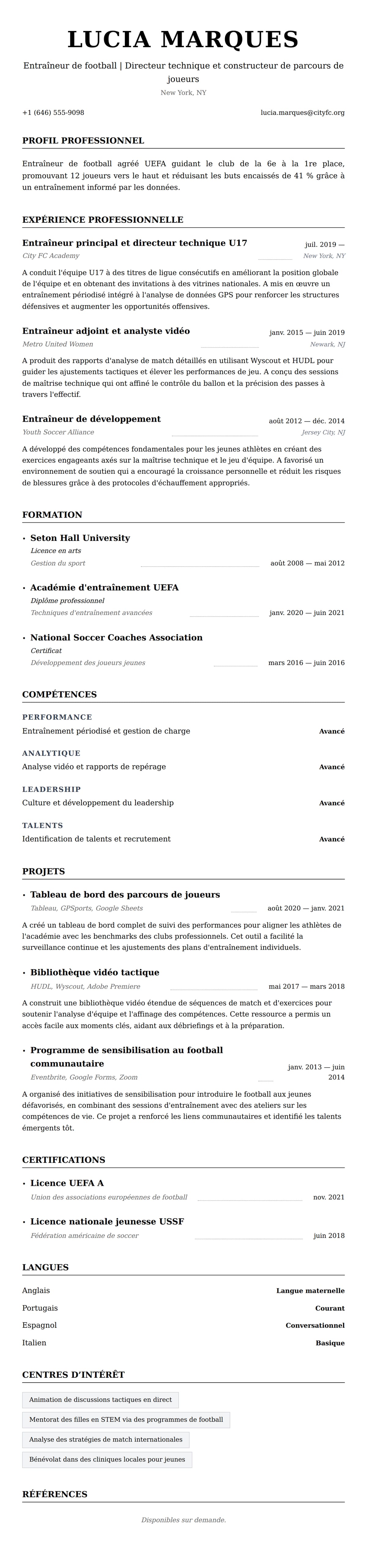 Aperçu du CV Exemple de CV d'Entraîneur de Football